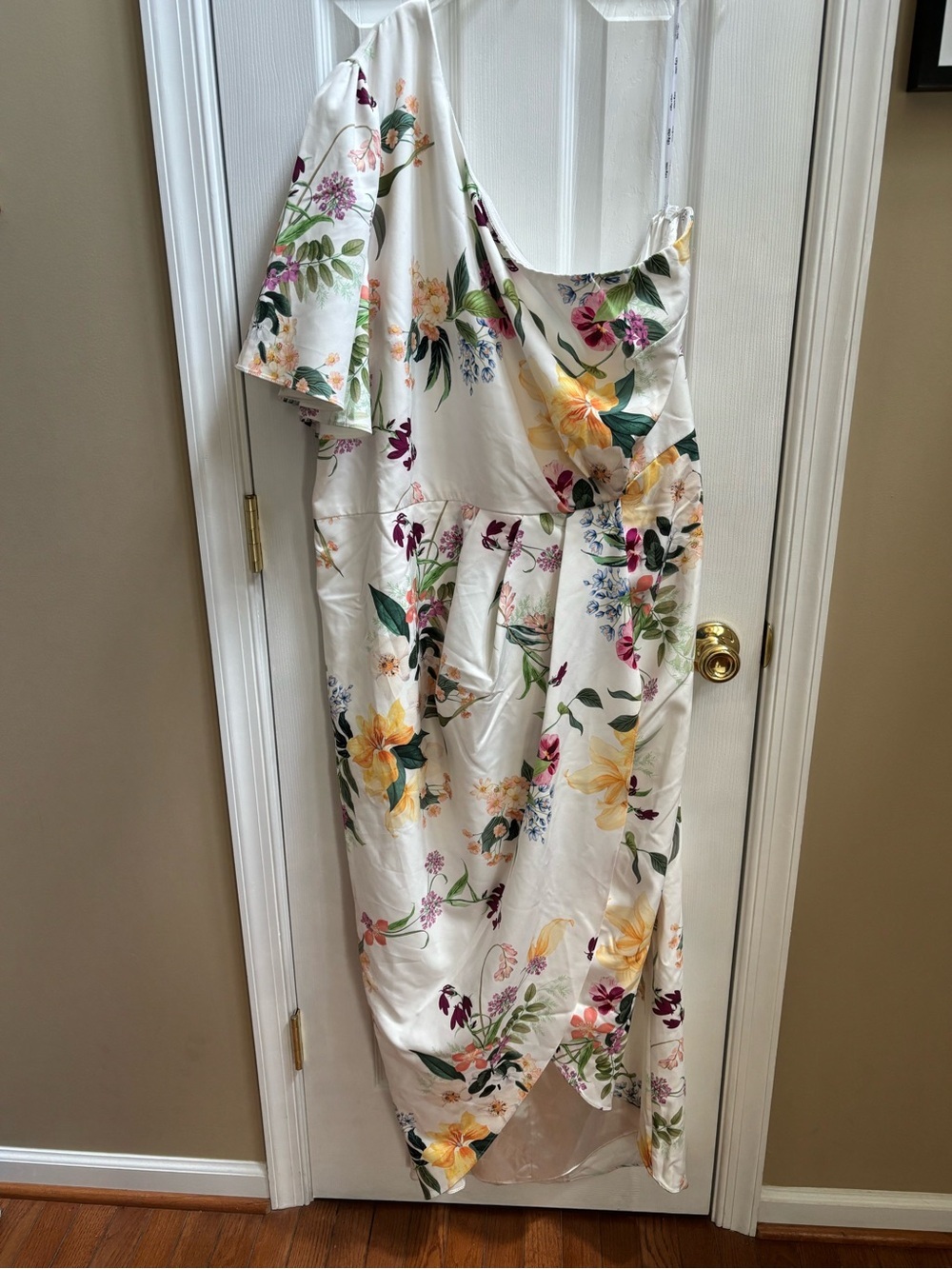 City Chic Bonnie Floral One-Shoulder Dress, Size 22, NWOT - Picture 3 of 6